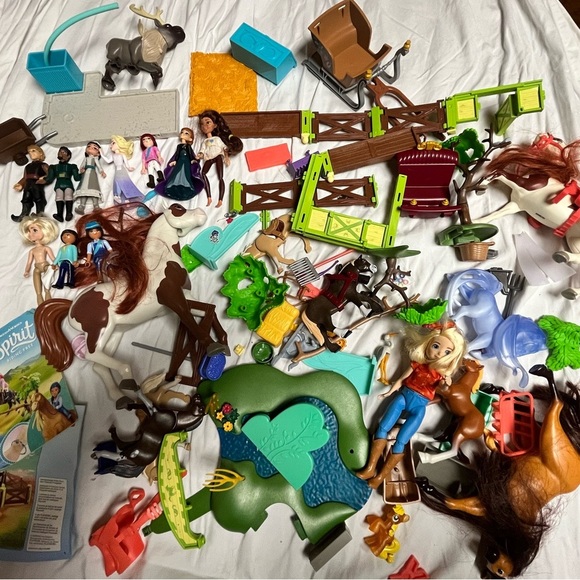 Playmobil Spirit DreamWorks Riding Free Playset lot Large - Picture 2 of 9